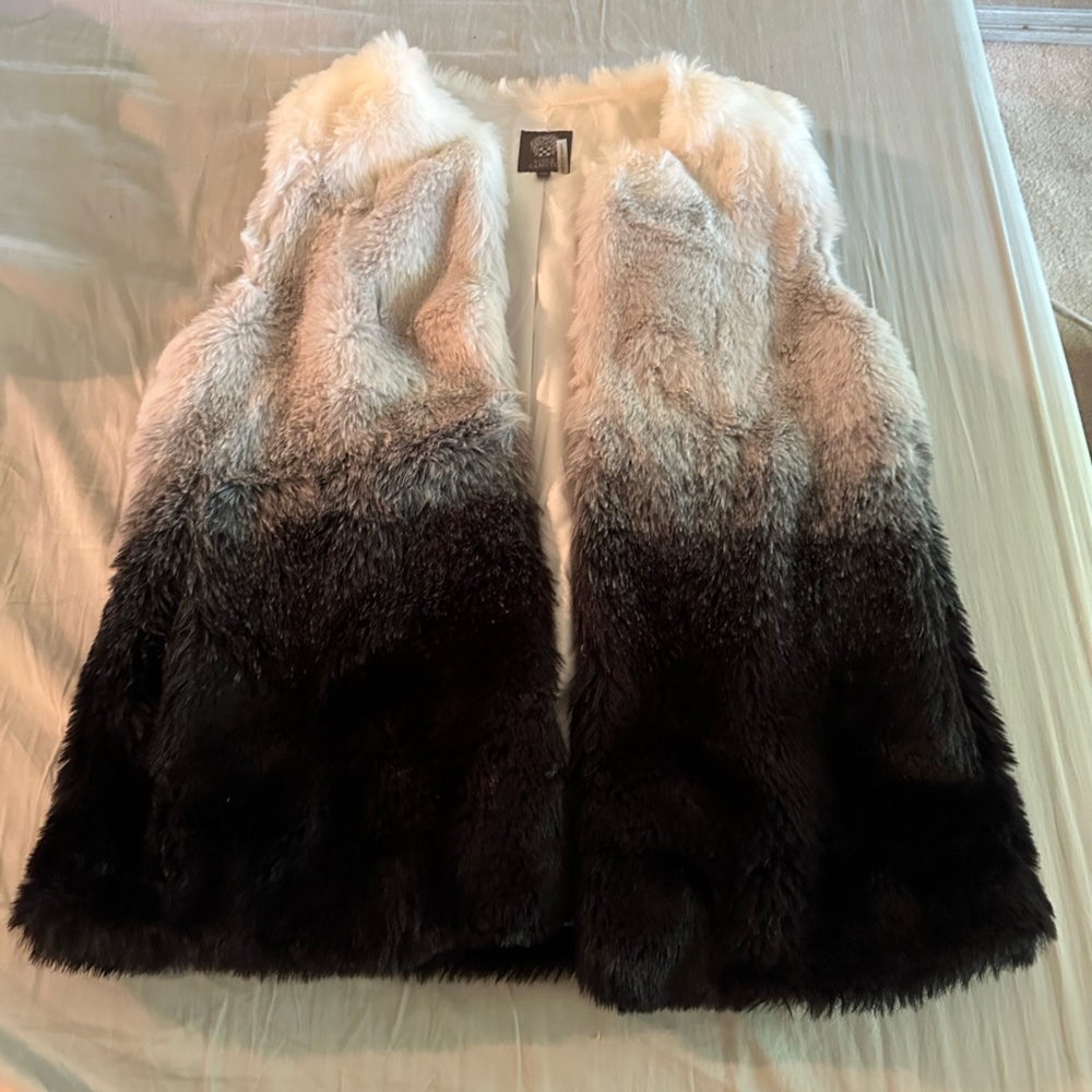 VINCE CAMUTO VEST